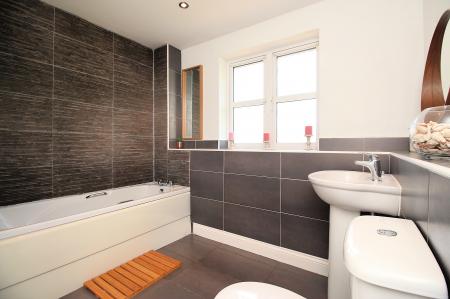 5 bedroom Detached house for sale in Thornborough Way, Hamilton