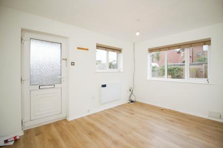 1 bedroom Terraced House for sale in Warren Avenue, Leicester, LE4