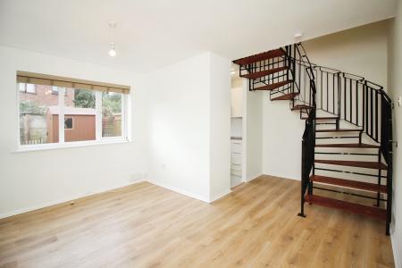 1 bedroom Terraced House for sale in Warren Avenue, Leicester, LE4