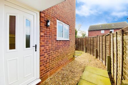 1 bedroom Terraced House for sale in Warren Avenue, Off Barkbythorpe Road, Leicester, LE4