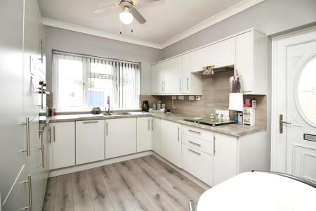 2 bedroom Semi-detached bungalow for sale in Watchcrete Avenue, Queniborough, LE7