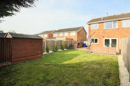 2 bedroom Semi-detached house for sale in Wayfarer Drive, East Goscote, LE7