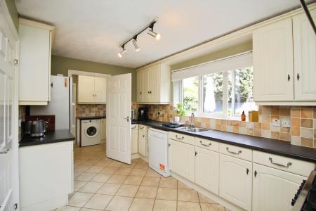 4 bedroom Detached house for sale in Wetherby Close, Queniborough, LE7