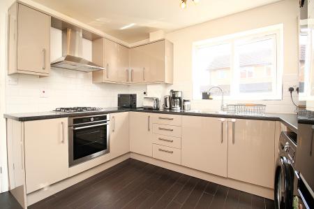 3 bedroom Semi-detached house for sale in Willow Walk, Syston, LE7