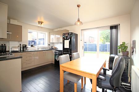 3 bedroom Semi-detached house for sale in Willow Walk, Syston, LE7