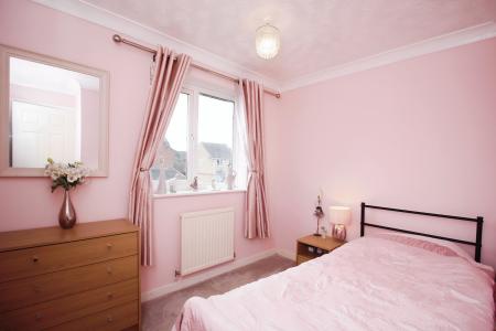 3 bedroom Semi-detached house for sale in Wren Close, Syston, LE7