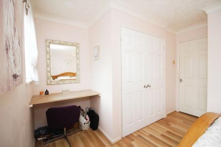 3 bedroom Semi-detached house for sale in Wren Close, Syston, LE7