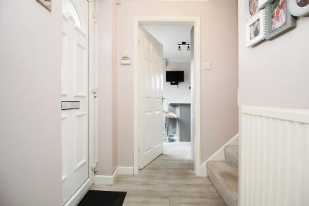 3 bedroom Semi-detached house for sale in Wren Close, Syston, LE7