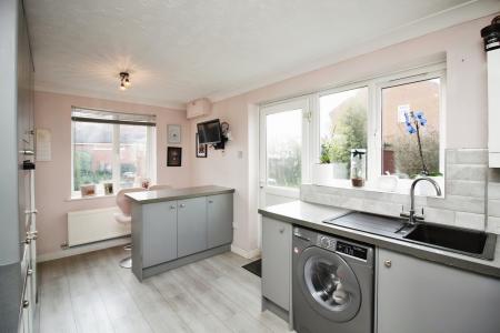 3 bedroom Semi-detached house for sale in Wren Close, Syston, LE7