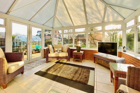 3 bedroom Detached house for sale in St Hildas Close, Syston, LE7