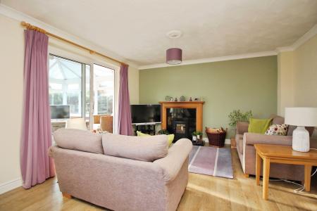 3 bedroom Detached house for sale in St Hildas Close, Syston, LE7
