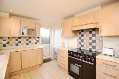 3 bedroom Detached house for sale in St Hildas Close, Syston, LE7