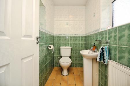 3 bedroom Detached house for sale in St Hildas Close, Syston, LE7