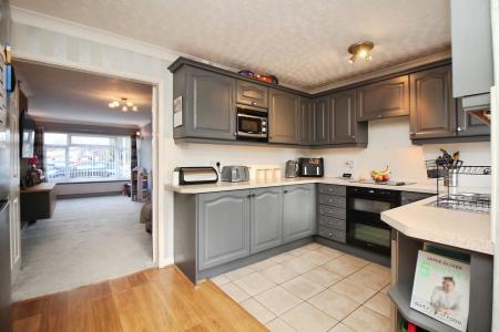 2 bedroom Semi-detached house for sale in Dalley Close, Syston, LE7