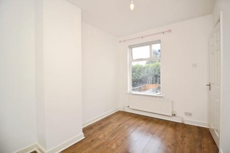 2 bedroom Terraced House for sale in Oxford Street, Syston, LE7