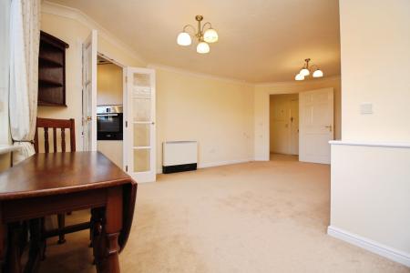 1 bedroom Flat for sale in Forge Court, Syston, LE7