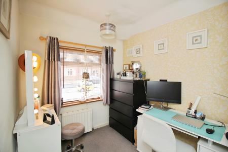 4 bedroom Semi-detached house for sale in Woodgate Drive, Birstall, LE4