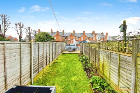 2 bedroom Terraced House for sale in Melton Road, Leicester, LE4