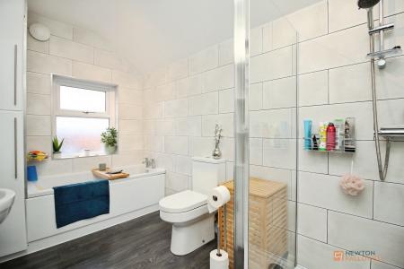 2 bedroom Terraced House for sale in Melton Road, Leicester, LE4