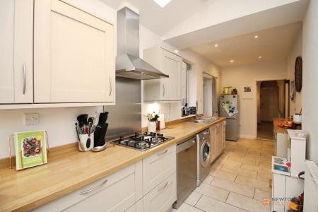 2 bedroom Terraced House for sale in Melton Road, Leicester, LE4