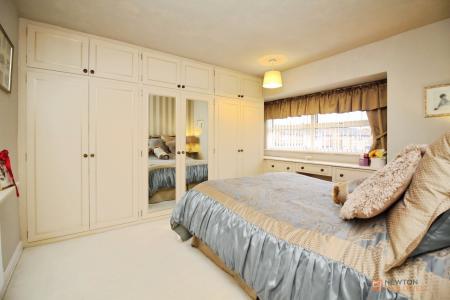 3 bedroom Semi-detached house for sale in Allington Drive, Birstall, LE4