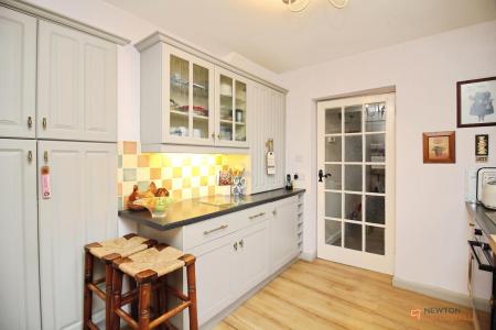 3 bedroom Semi-detached house for sale in Allington Drive, Birstall, LE4