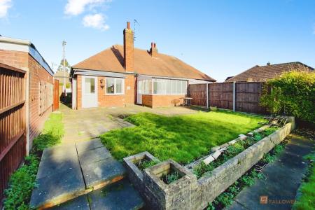 2 bedroom Semi-detached bungalow for sale in Northdown Drive, Thurmaston, LE4