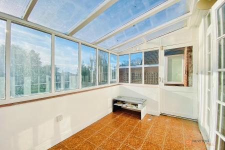 2 bedroom Semi-detached bungalow for sale in Northdown Drive, Thurmaston, LE4