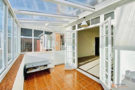 2 bedroom Semi-detached bungalow for sale in Northdown Drive, Thurmaston, LE4