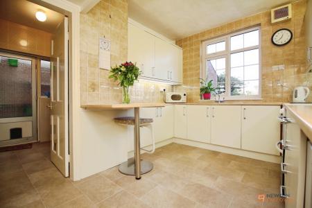 4 bedroom Semi-detached house for sale in Broad Street, Syston, LE7