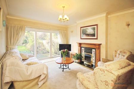 4 bedroom Semi-detached house for sale in Broad Street, Syston, LE7