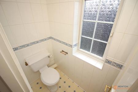 4 bedroom Semi-detached house for sale in Broad Street, Syston, LE7