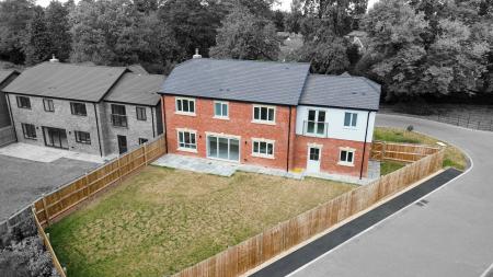 4 bedroom Detached house for sale in Donnerville Gardens, Admaston, Telford, TF5