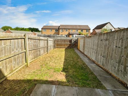 2 bedroom Terraced House for sale in Ferridays Fields, Woodside, Telford, TF7