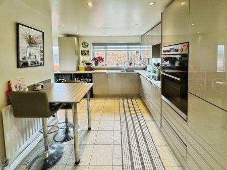 3 bedroom Semi-detached house for sale in Halesfield Road, Madeley, Telford, TF7