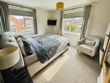 3 bedroom Semi-detached house for sale in Halesfield Road, Madeley, Telford, TF7