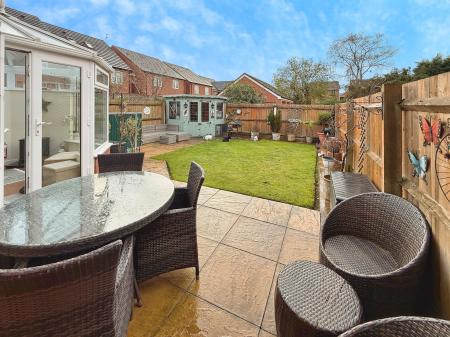 5 bedroom Detached house for sale in Holloway Court, Wolverhampton, WV5