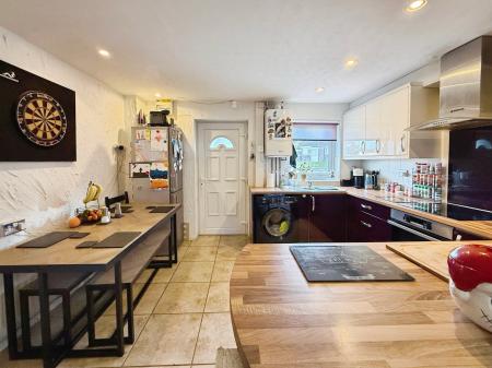 2 bedroom Semi-detached house for sale in Mitchel Way, Madeley, Telford, TF7