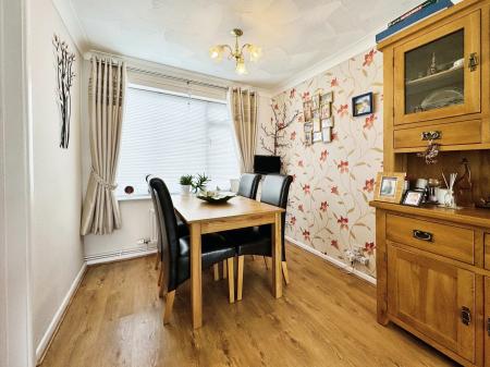 3 bedroom Semi-detached house for sale in Roden Close, Wellington, Telford, TF1