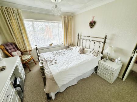 3 bedroom Semi-detached house for sale in Roden Close, Wellington, Telford, TF1