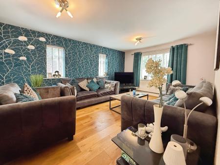 4 bedroom Detached house for sale in Stirchley Road, Stirchley, Telford, TF3