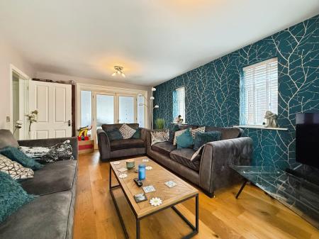 4 bedroom Detached house for sale in Stirchley Road, Stirchley, Telford, TF3