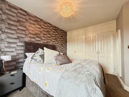 4 bedroom Detached house for sale in Stirchley Road, Stirchley, Telford, TF3