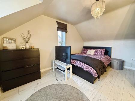 5 bedroom Detached house for sale in Stoney Fold, Lawley Village, Telford, TF3