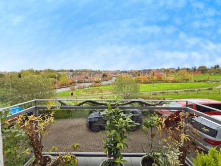5 bedroom Detached house for sale in Stoney Fold, Lawley Village, Telford, TF3