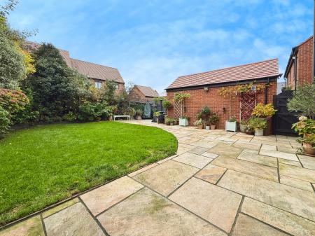 5 bedroom Detached house for sale in Stoney Fold, Lawley Village, Telford, TF3