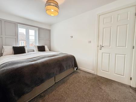 3 bedroom Semi-detached house for sale in Thistly Leasow, Woodside, Telford, TF7