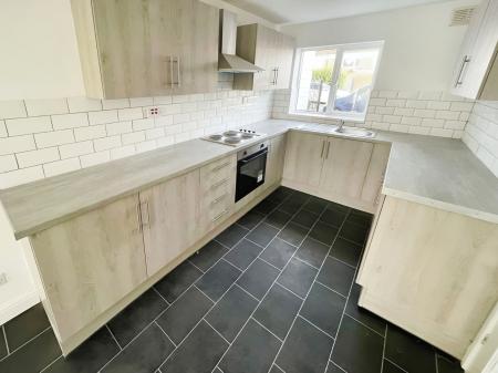 3 bedroom Terraced House to let in Burford, Brookside, Telford, TF3