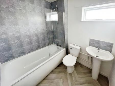 3 bedroom Terraced House to let in Burford, Brookside, Telford, TF3