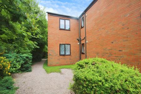 1 bedroom Flat to let in Wombridge Road, Trench, Telford, TF2